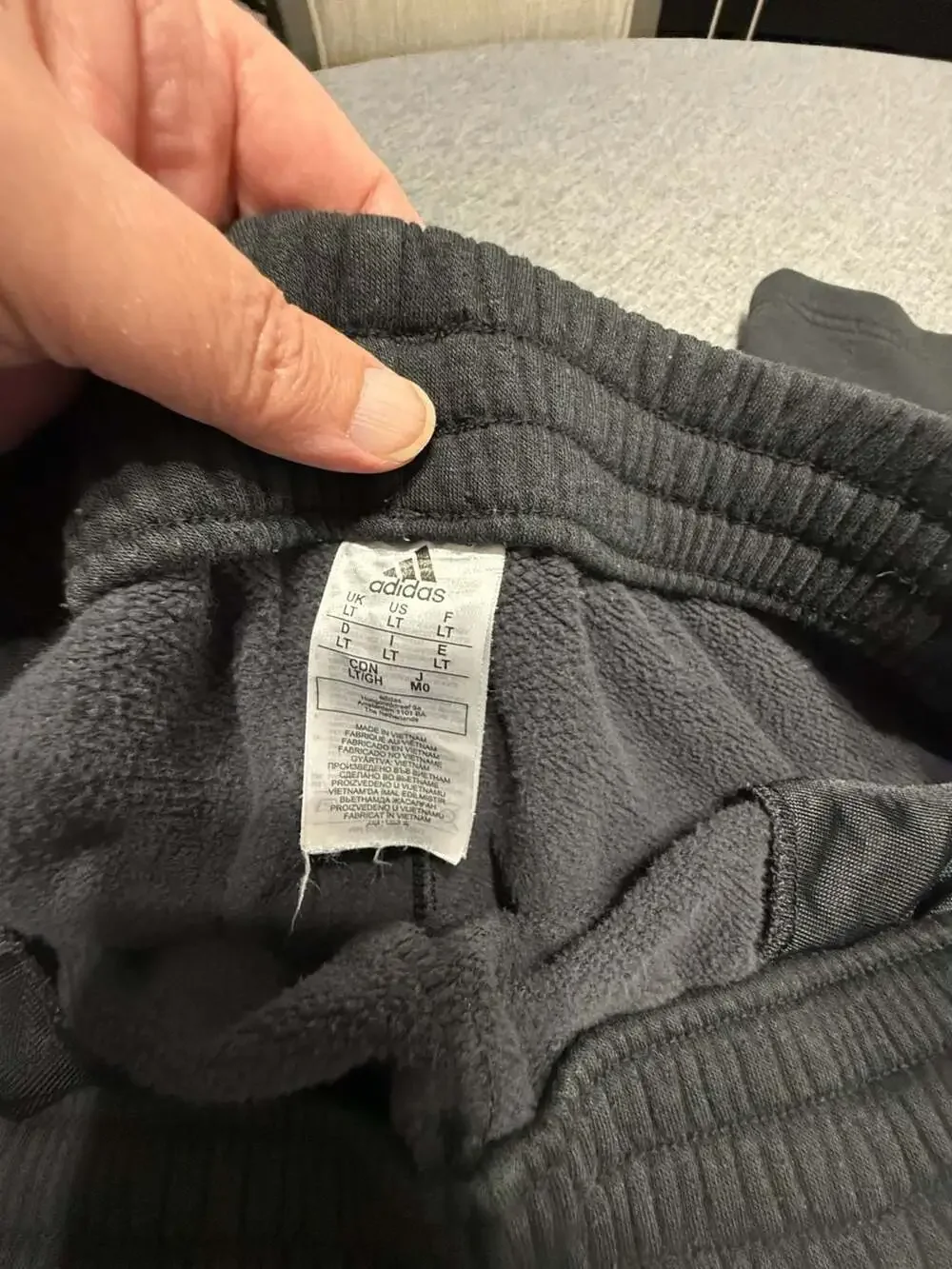 Adidas essentials french